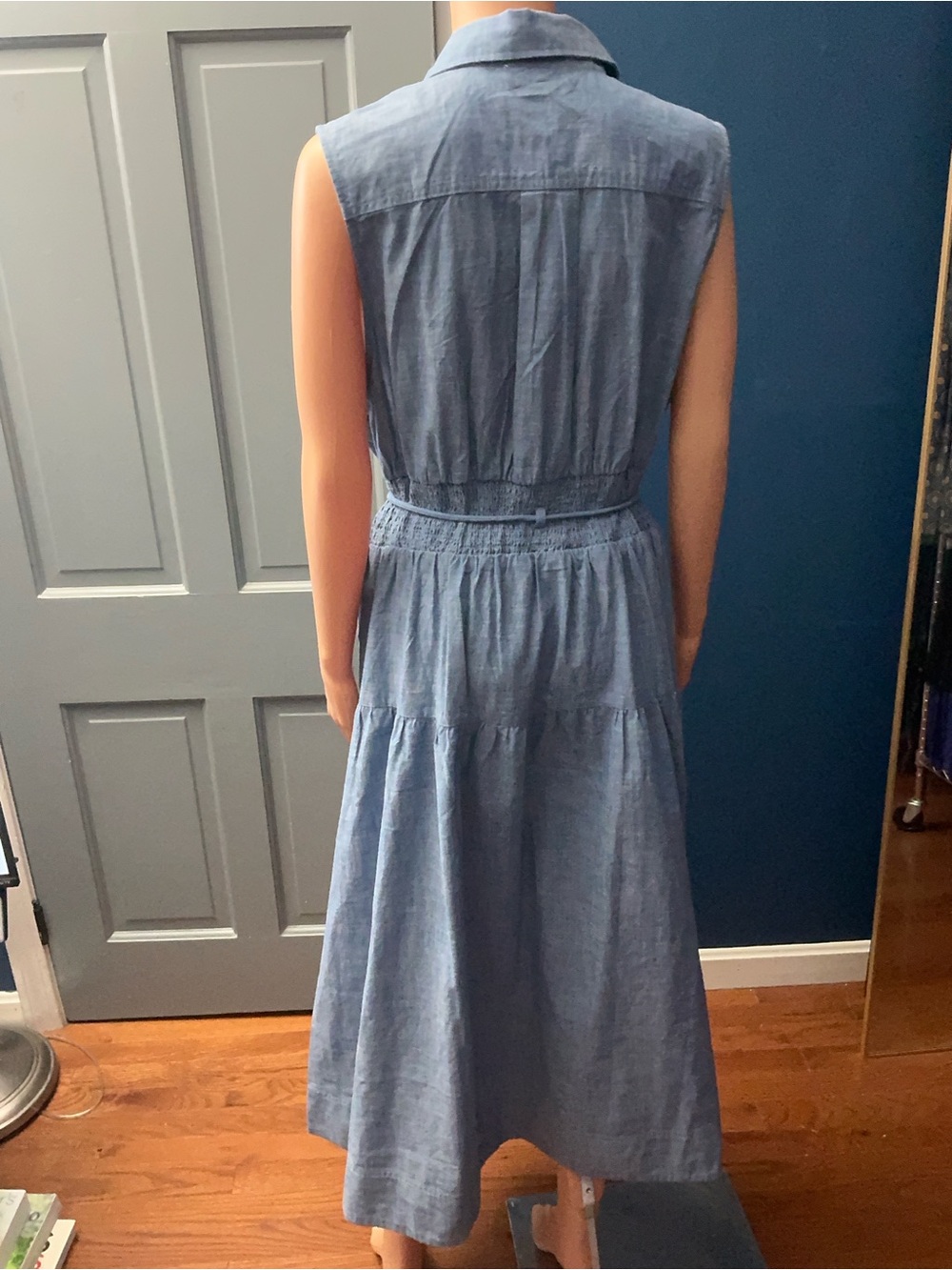 Sleeveless Tie-Waist Chambray Midi Dress - Blue - Picture 4 of 5